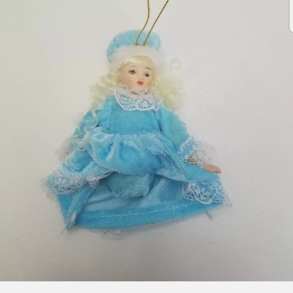VTG Victorian Christmas Ornament Angel Velvet Dress Skater Porcelain Girls Lot 4 - Picture 4 of 7
